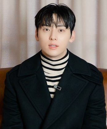 황민현 사주